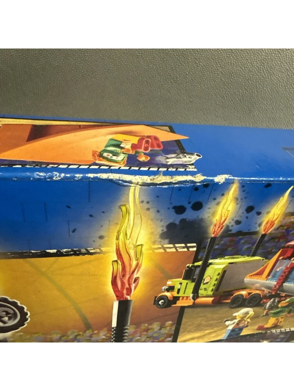 LEGO CITY: Stunt Show Truck (60294) Stuntz Flywheel New Sealed Damaged Box 420pc